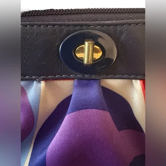 Coach Graphic Resort Op Art Satin Leather Trim Wristlet with Hangtag - Picture 5 of 7